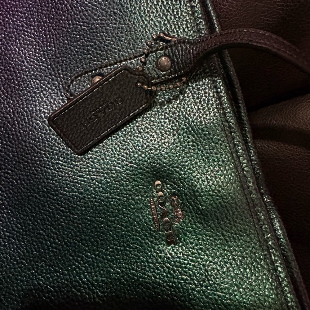 Coach oil slick Tote Bag with matching wallet! - Picture 5 of 5